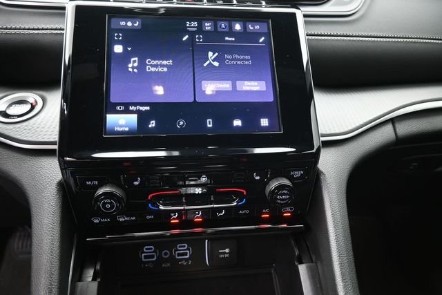 Used 2025 White/off-white Jeep Laredo image 4