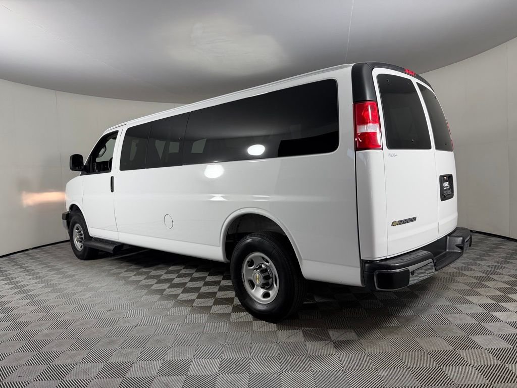 Used 2025 White Chevrolet LT Passenger image 8