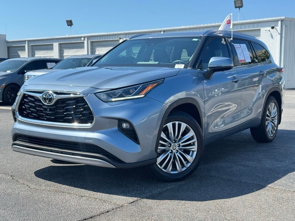 Used 2024  Toyota Platinum image 6