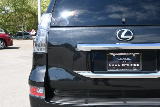 Used 2023 Black Lexus 460 image 5