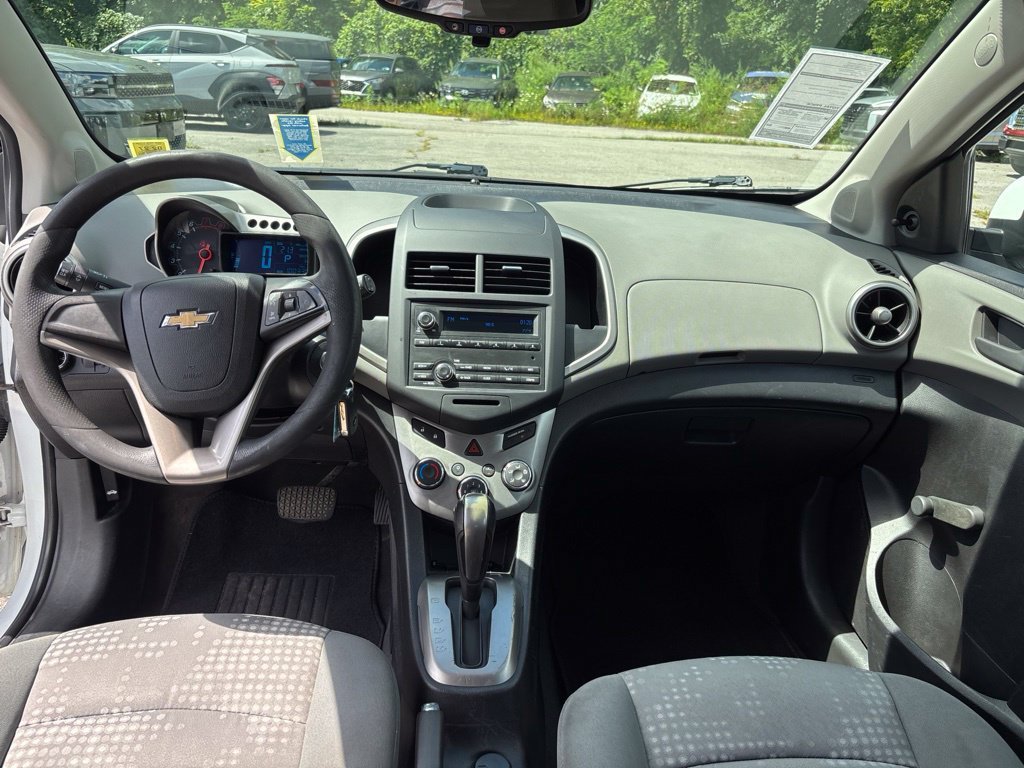 Used 2016 White Chevrolet LS image 14