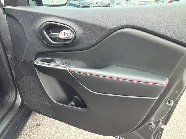Used 2021 Granite Crystal Metallic Clearcoat Jeep Trailhawk image 8