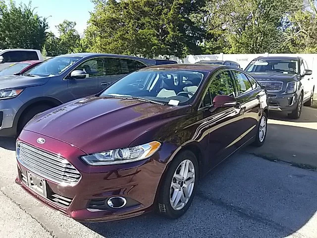 Used 2013 Red Ford SE image 11