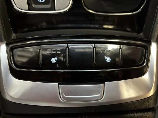 Used 2023 Black Hyundai SEL Premium image 23
