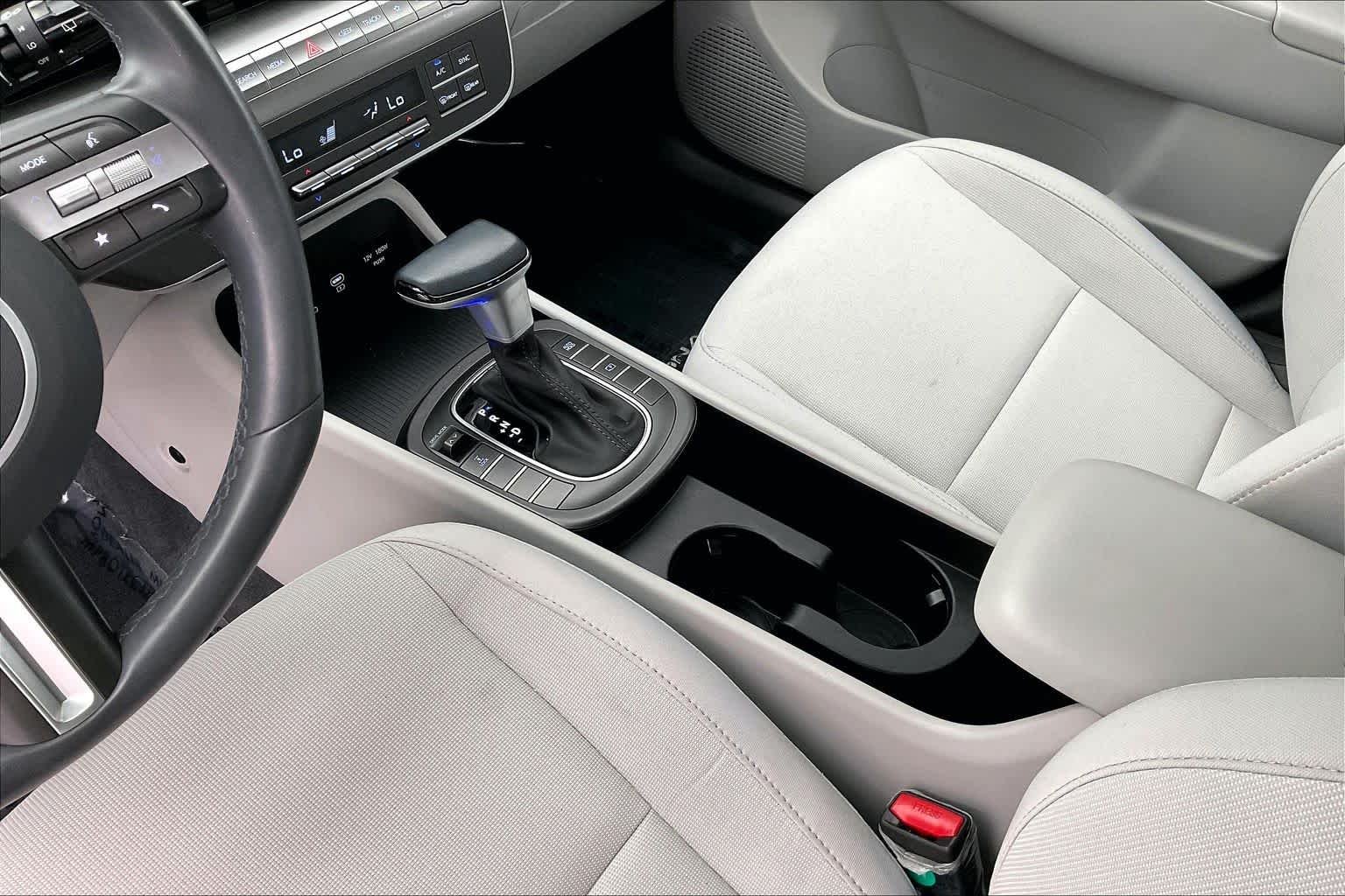 Used 2025 Mirage Green Hyundai SEL image 17