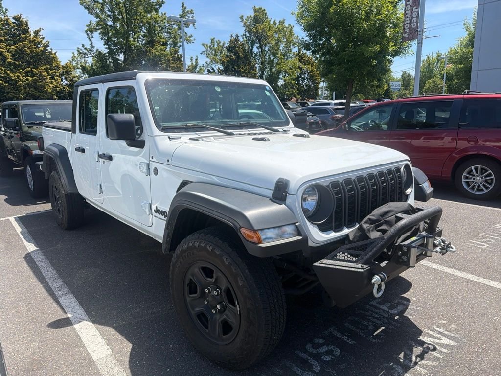 2024 Jeep Gladiator Sport's photo