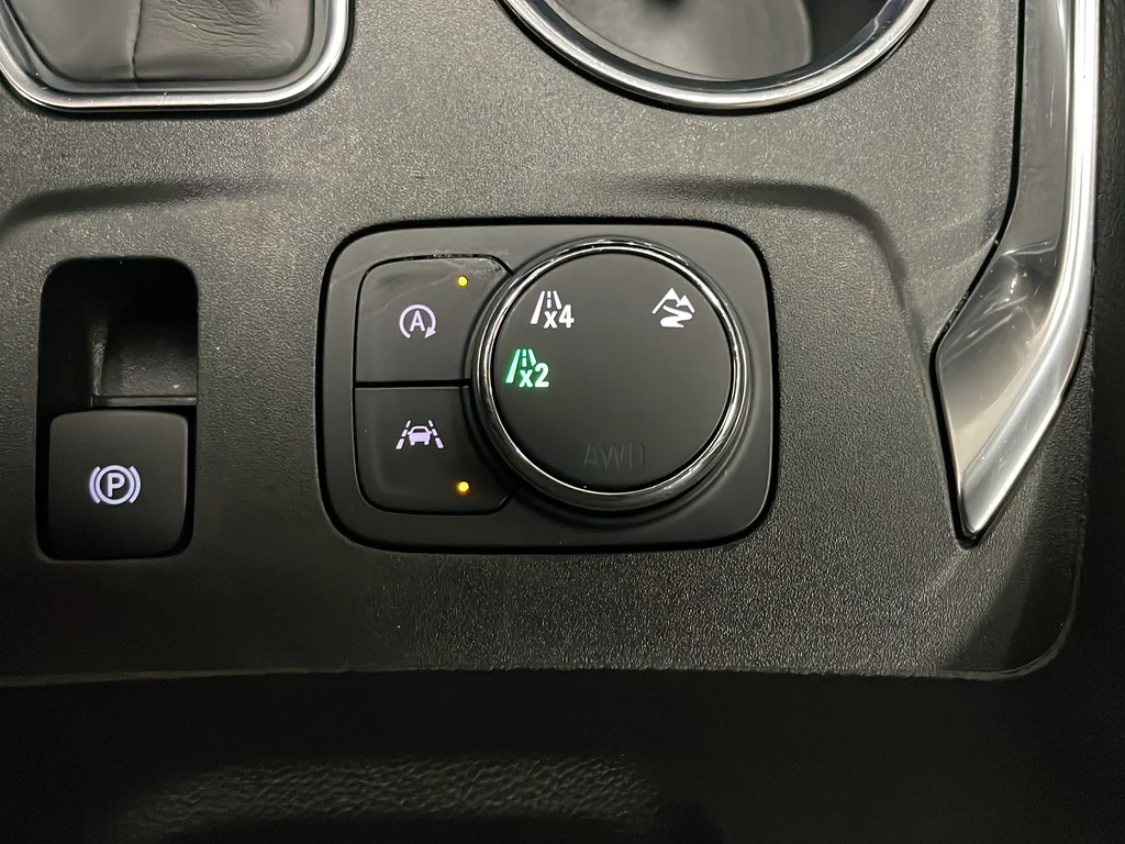Used 2023 Gray Chevrolet LT image 29