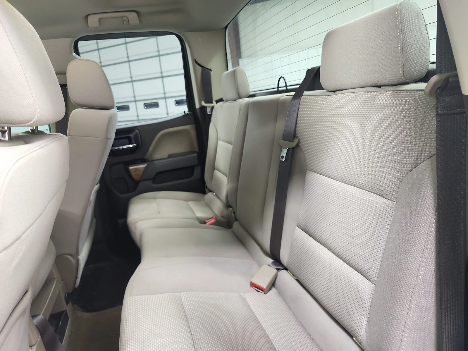 Used 2017 White GMC SLE image 12