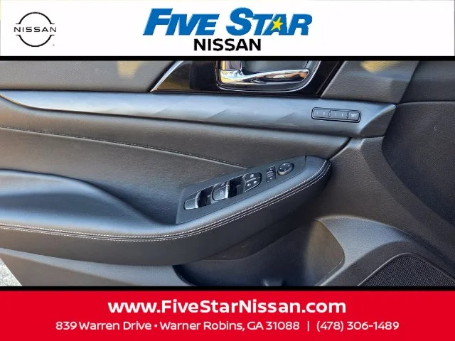 Used 2021 Black Nissan Platinum image 30