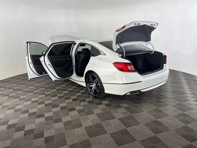 Used 2021  Honda Touring 2.0T image 18