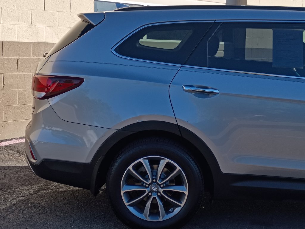 Used 2017 Iron Frost Hyundai SE image 3