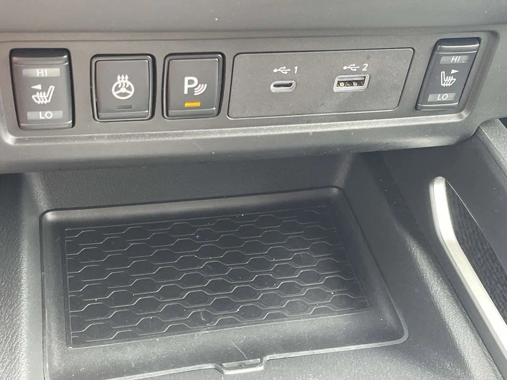 Used 2024 Gray Nissan SV image 17