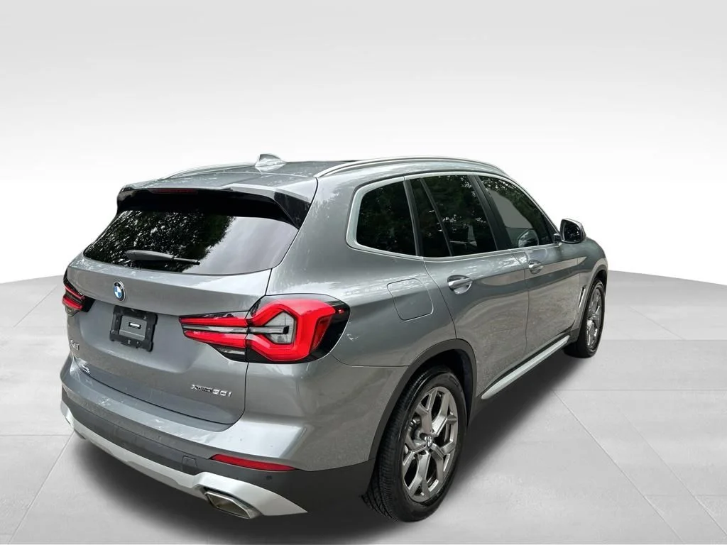 Used 2023 Gray BMW xDrive30i image 5