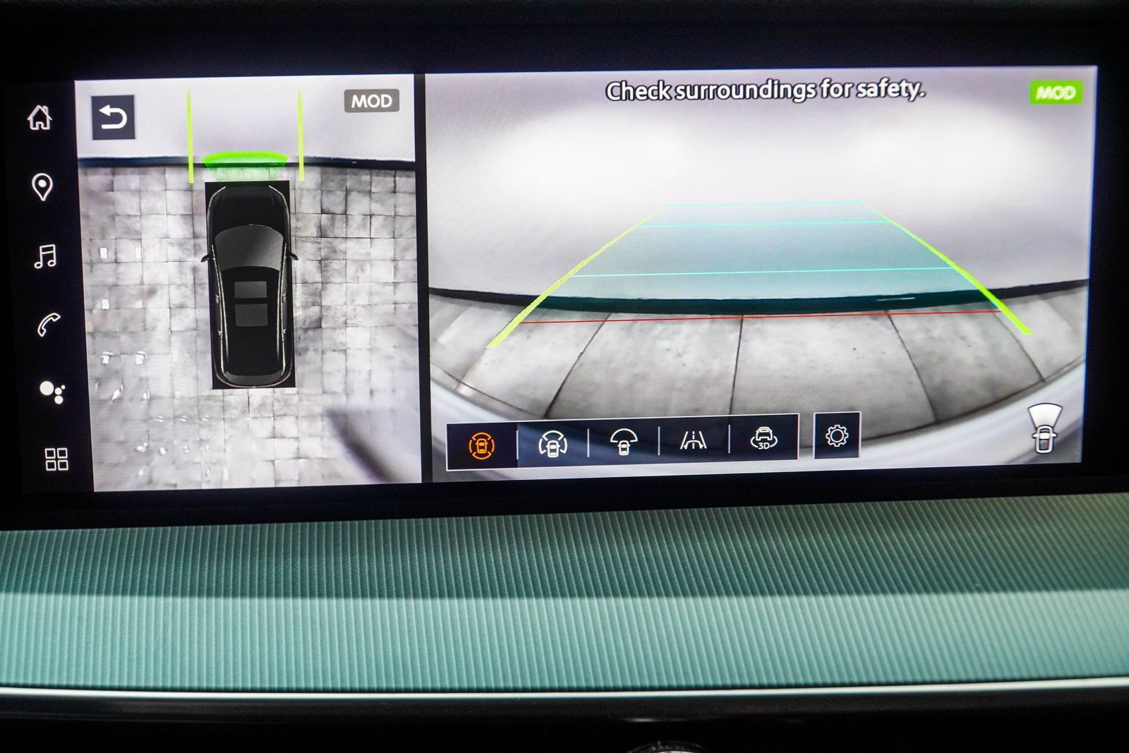 Used 2025 Black Nissan Platinum image 33
