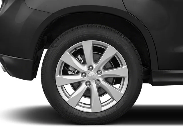 Used 2014  Mitsubishi ES image 11