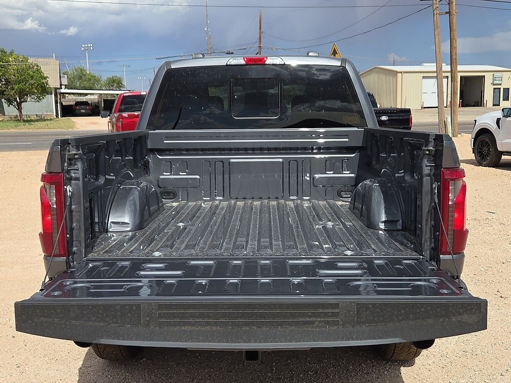 New 2026 Carbonized Gray Metallic Ford XLT image 13