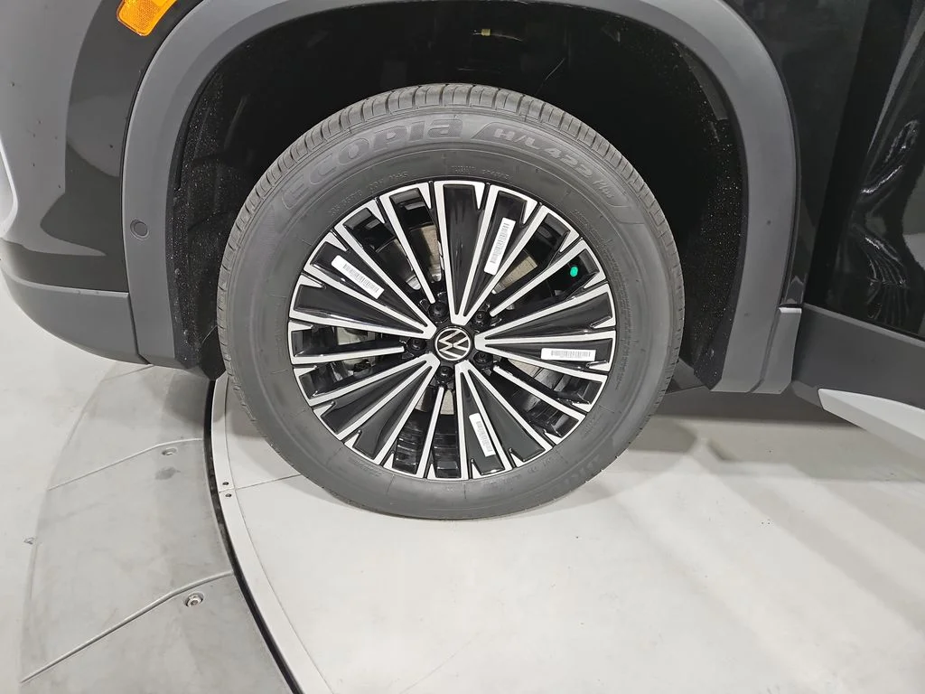 New 2026 Black Volkswagen 2.0T S image 25