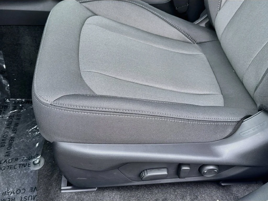 New 2027 White Subaru Premium image 24