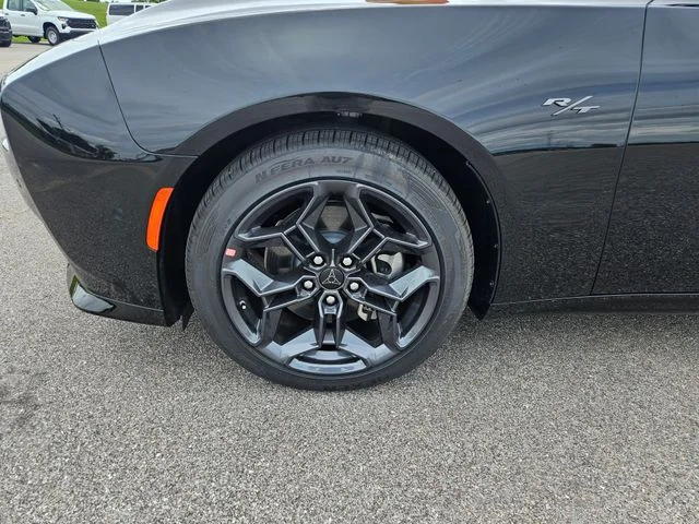 New 2026 Diamond Black Crystal Pearlcoat Dodge R/T image 27