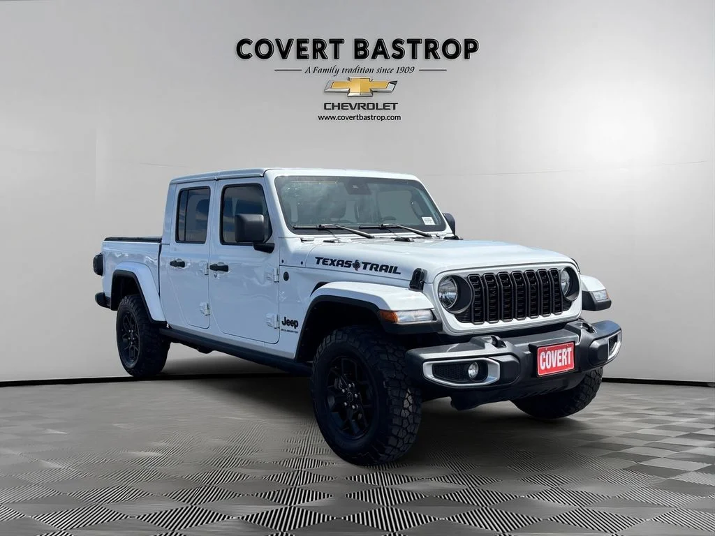 Used 2024 White Jeep Texas Trail image 7