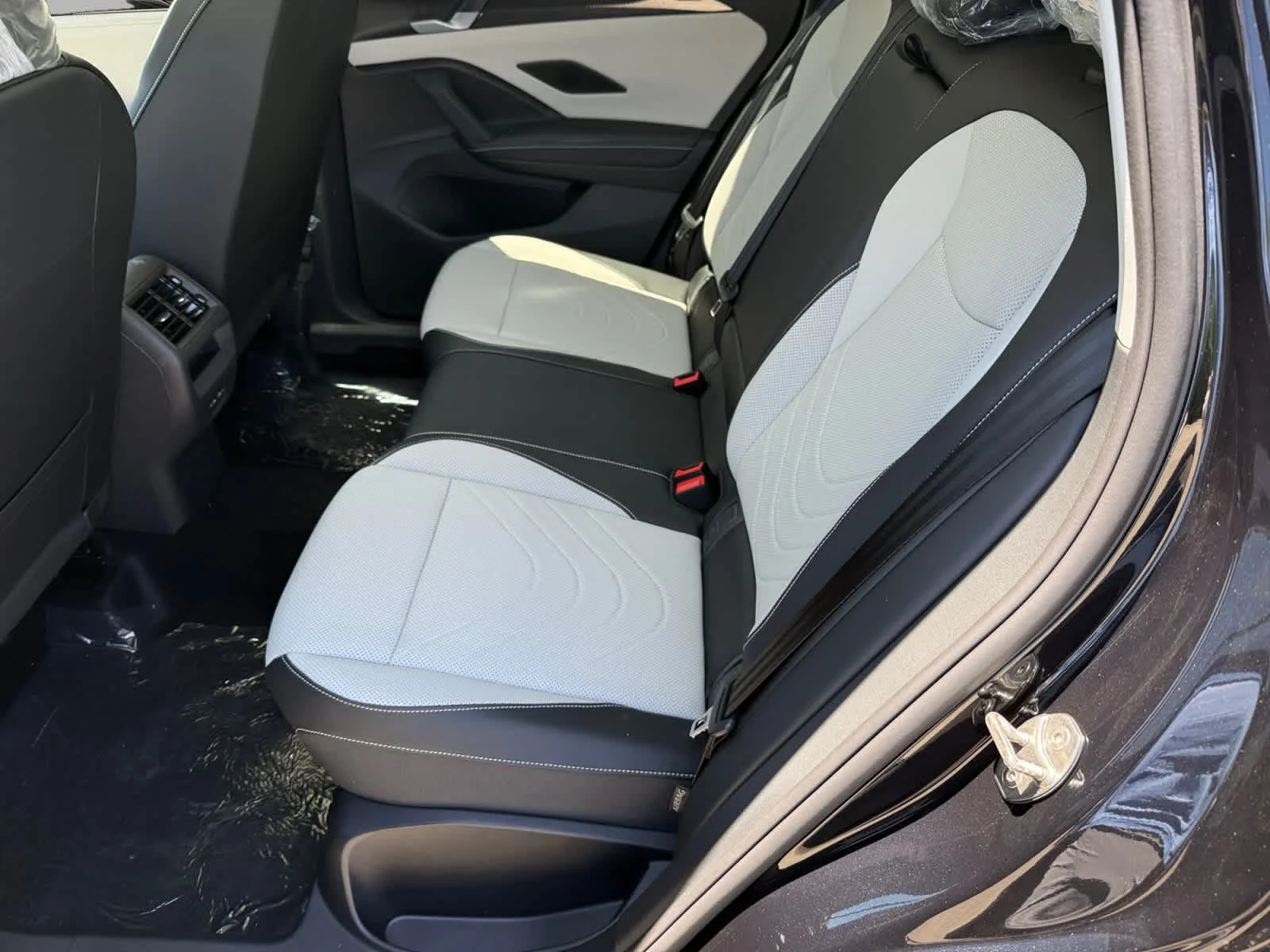 2026 Volkswagen Tiguan SE - Photo 22