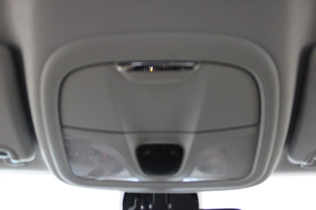 Used 2019 Bright White Clearcoat Jeep Latitude Plus image 34