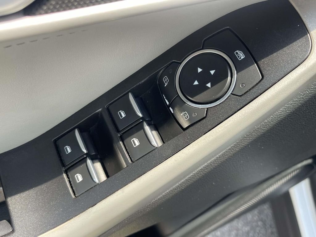 Used 2021 White Ford XLT image 19