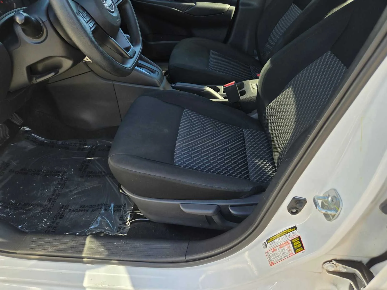 Used 2024  Nissan S image 23