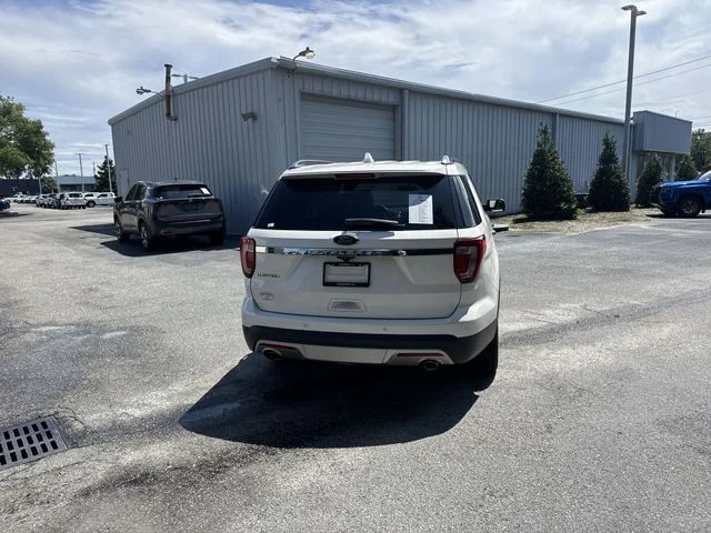 Used 2017 White Ford Limited image 6
