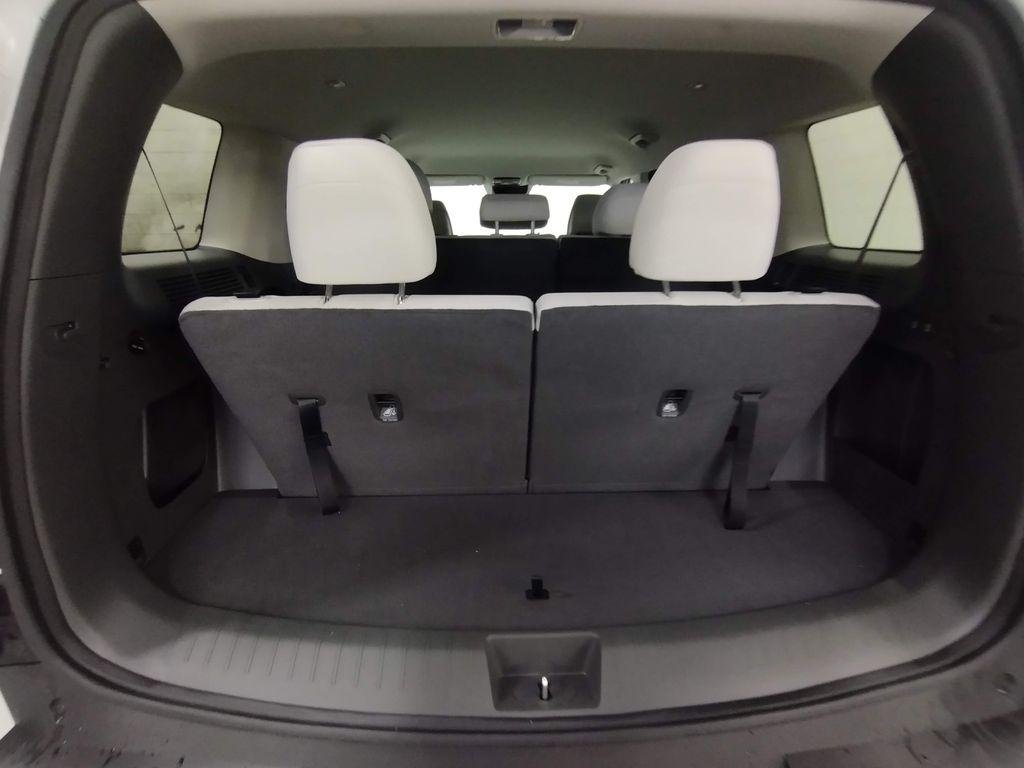 New 2026 White Hyundai SE image 15