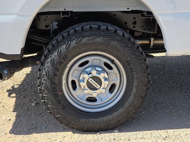 New 2026 Oxford White Ford F-250® XL image 38