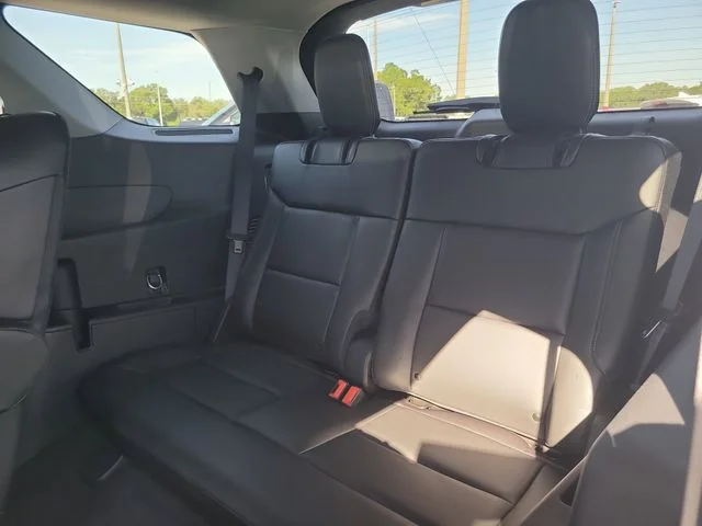 Used 2021 Silver Ford XLT image 15