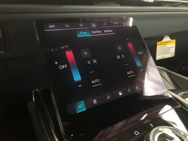 2025 Cadillac Escalade IQ Luxury 2 - Photo 18