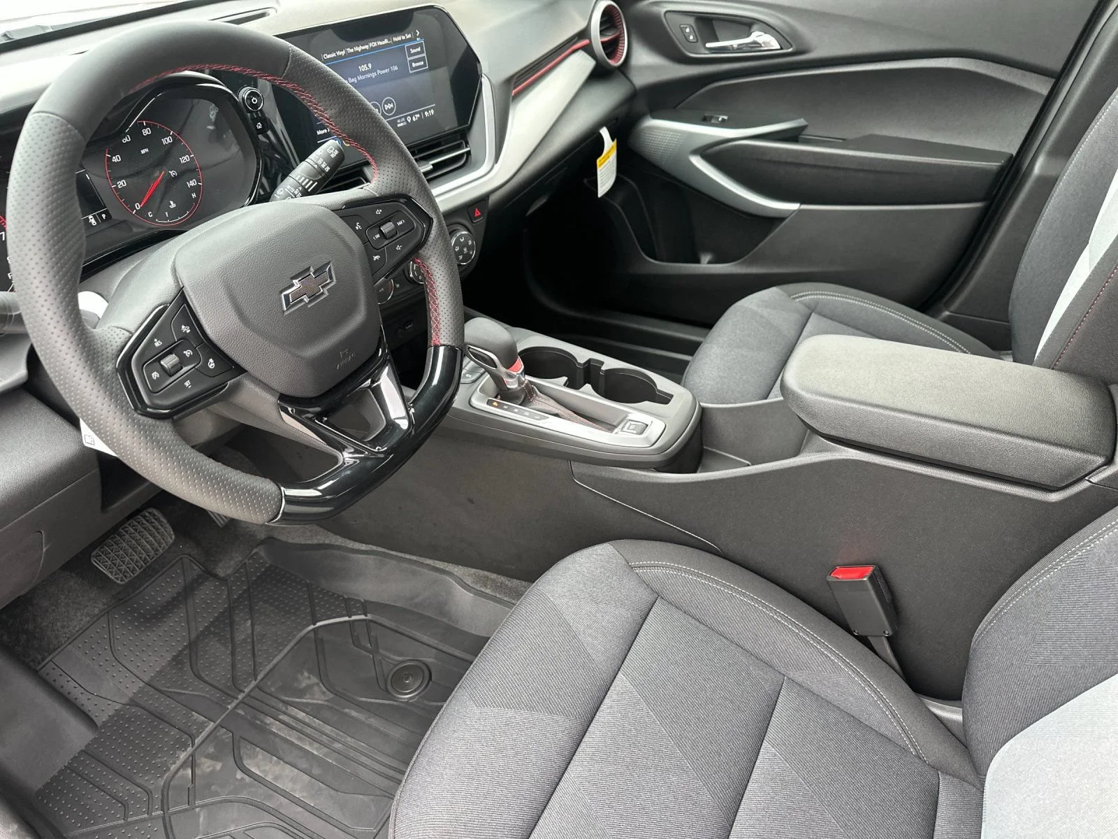 2026 Chevrolet Trax RS - Photo 10