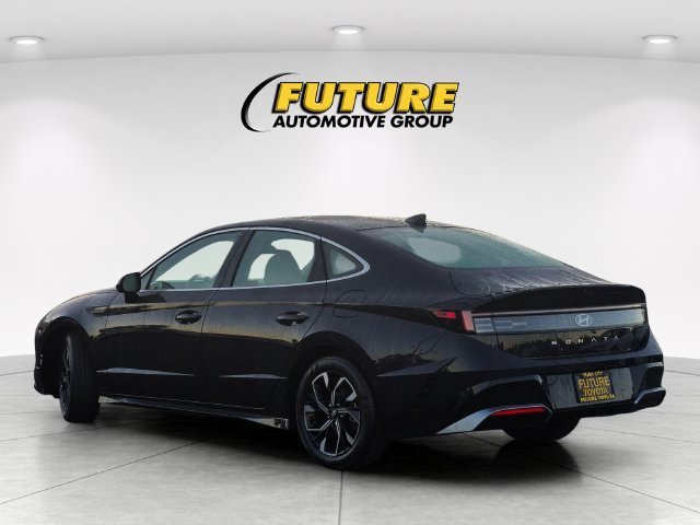 Used 2025 Blue Hyundai SEL image 6