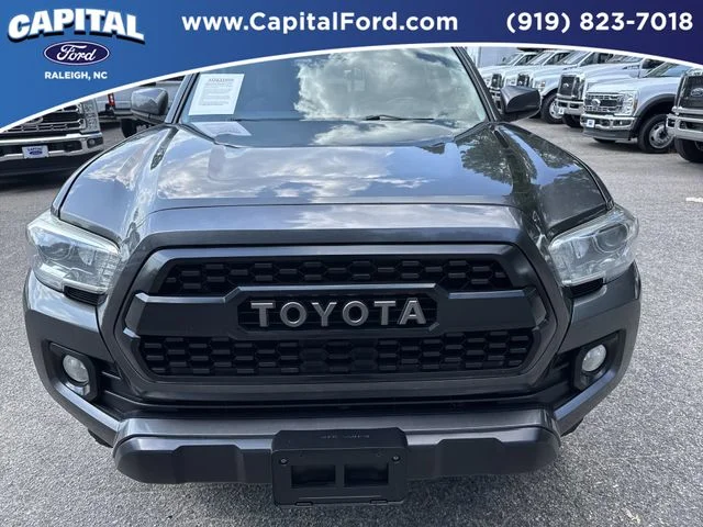 Used 2016 Gray Toyota SR5 image 10