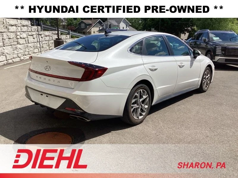 Used 2023 White Hyundai SEL image 7