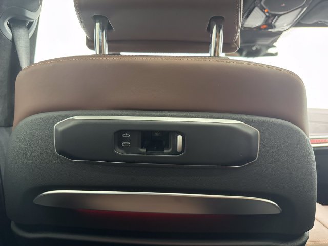 Used 2023 Mineral White Metallic BMW xDrive40i image 47