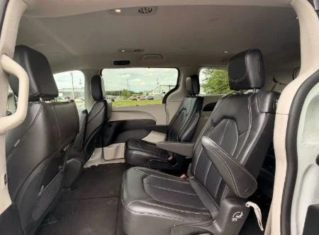 Used 2023 White Chrysler Touring L image 8