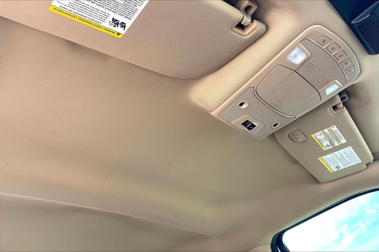 Used 2019 White Platinum Metallic Tri-Coat Ford LARIAT image 14