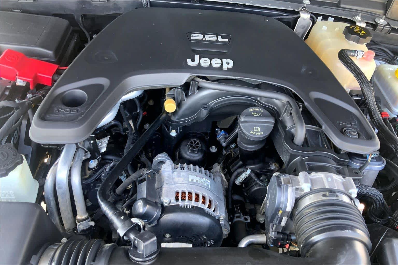 Used 2018 Sting-Gray Clearcoat Jeep Sport S image 30