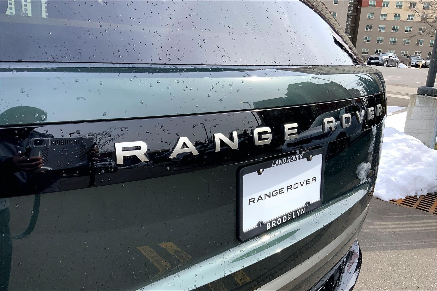 New 2026 Belgravia Green LAND ROVER SE image 15