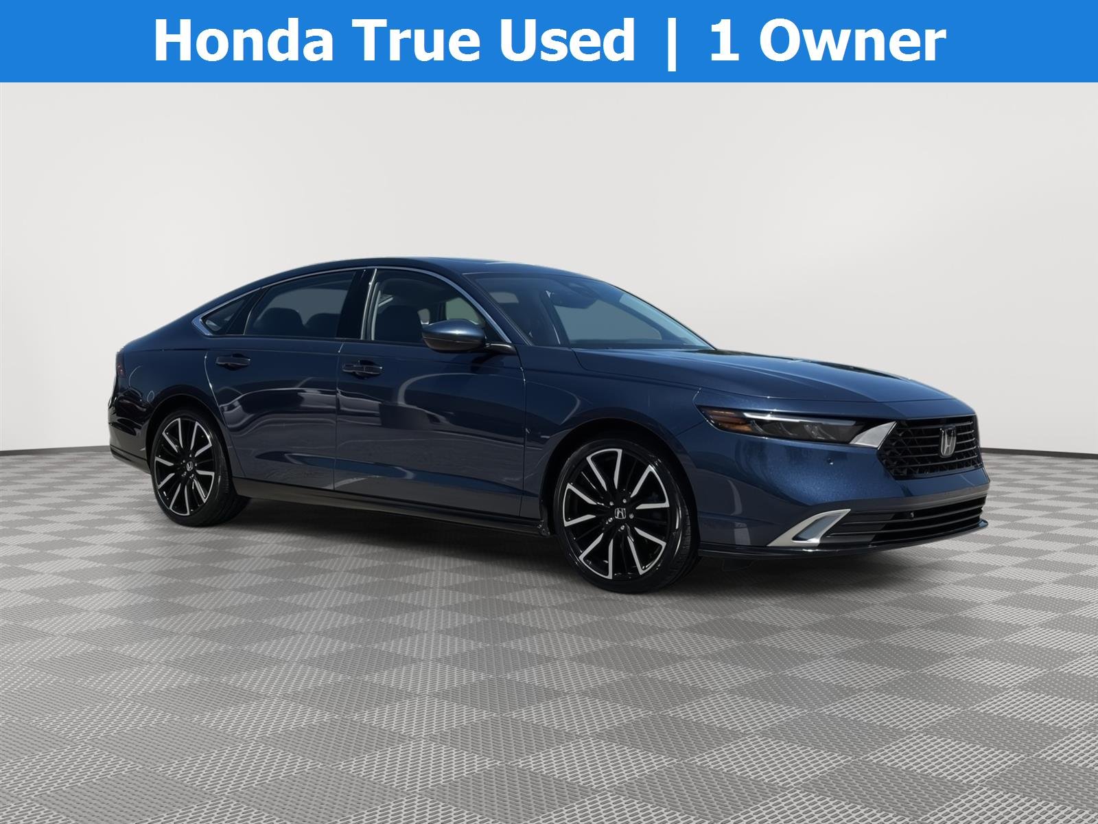 Used 2023 Canyon River Blue Metallic Honda Touring image 1
