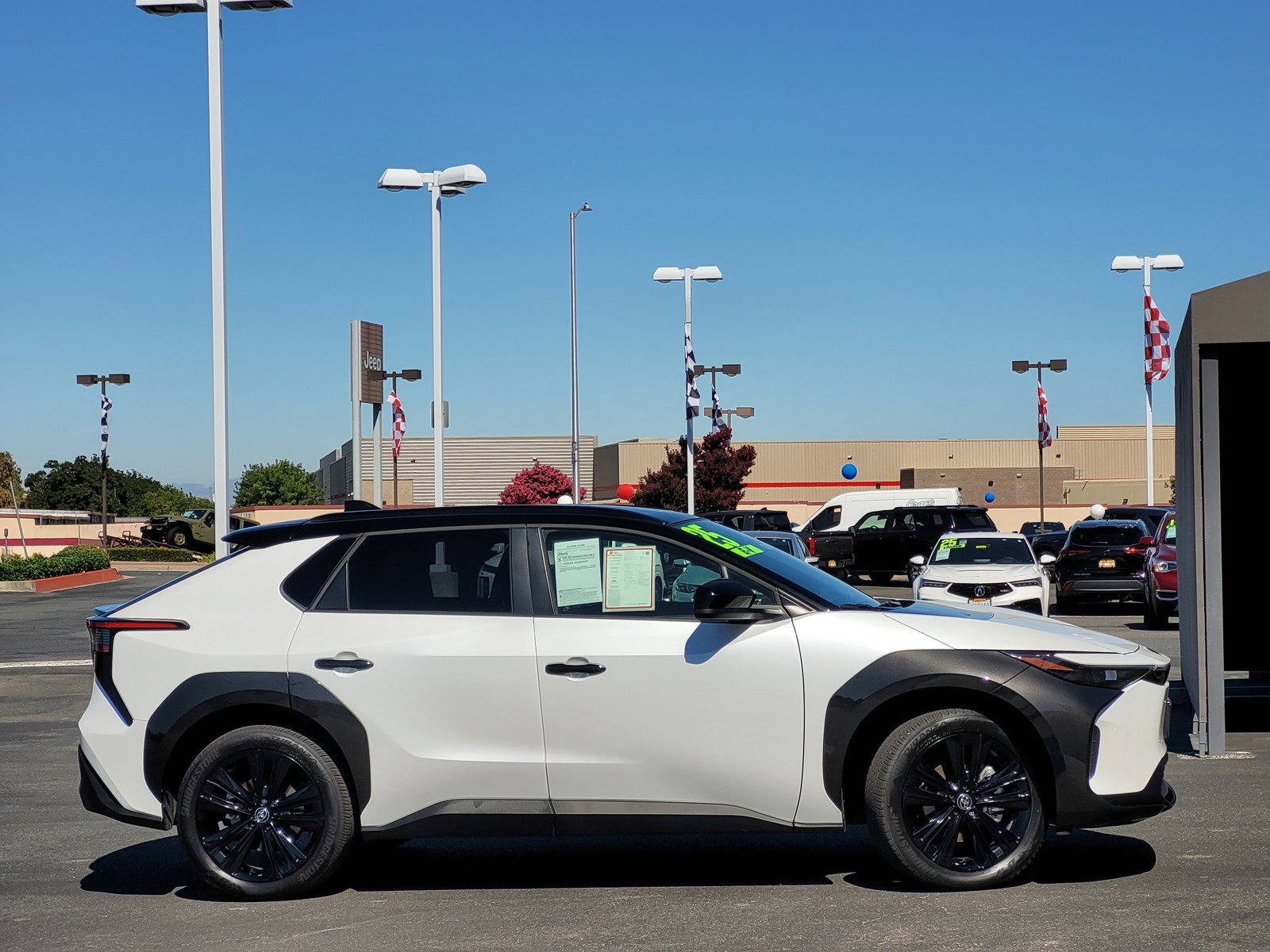Used 2025  Toyota  image 3