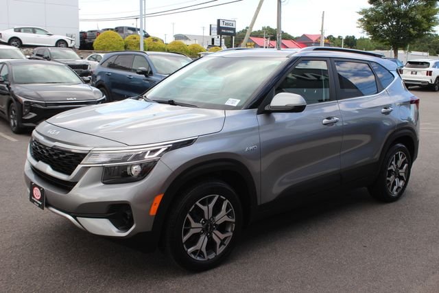 Used 2022 Gray Kia EX image 2