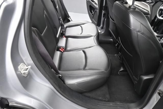 Used 2024  Jeep Limited image 19