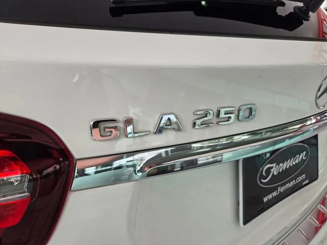 Used 2019 White Mercedes-Benz GLA 250 image 10