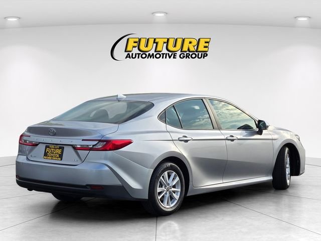 Used 2025 Silver Toyota LE image 4