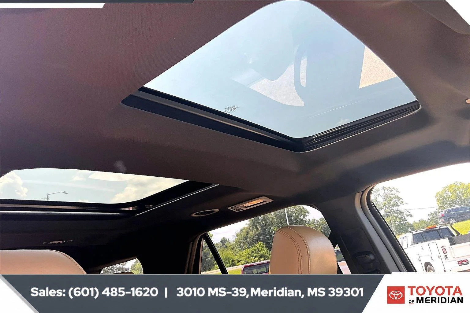 Used 2017 Smoked Quartz Metallic Tinted Clearcoat Ford Limited image 16