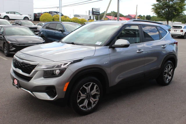 Used 2022 Gray Kia EX image 2